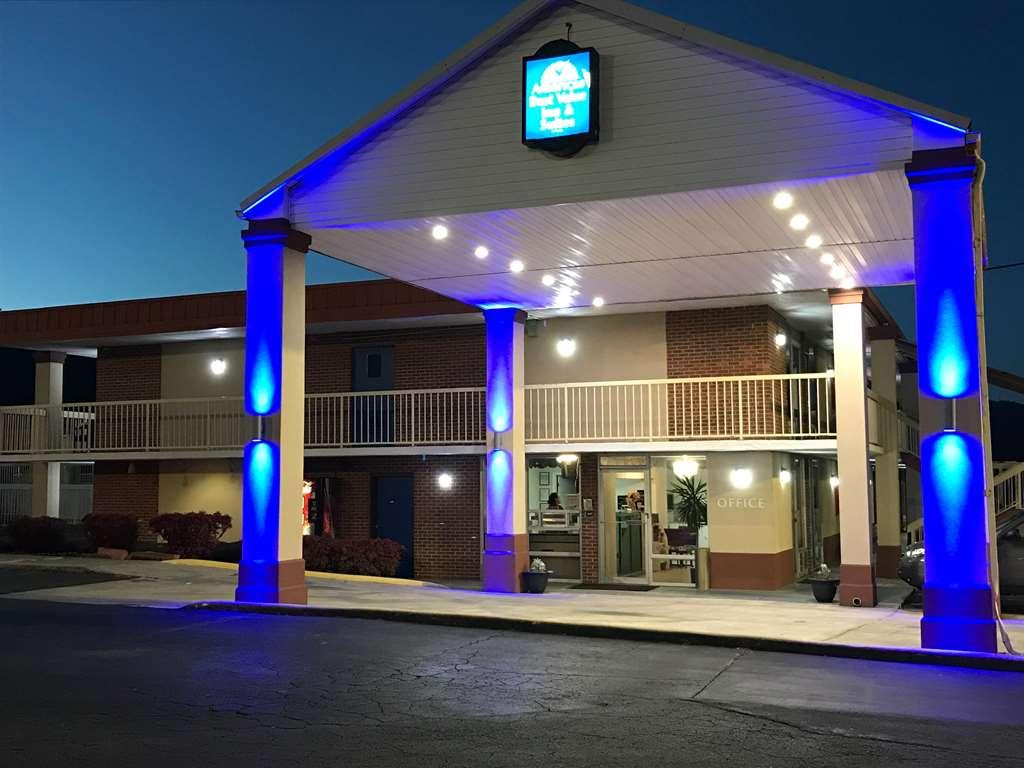 Americas Best Value Inn&Suites-Dalton, GA - I-75, Exit- 328 Extérieur photo