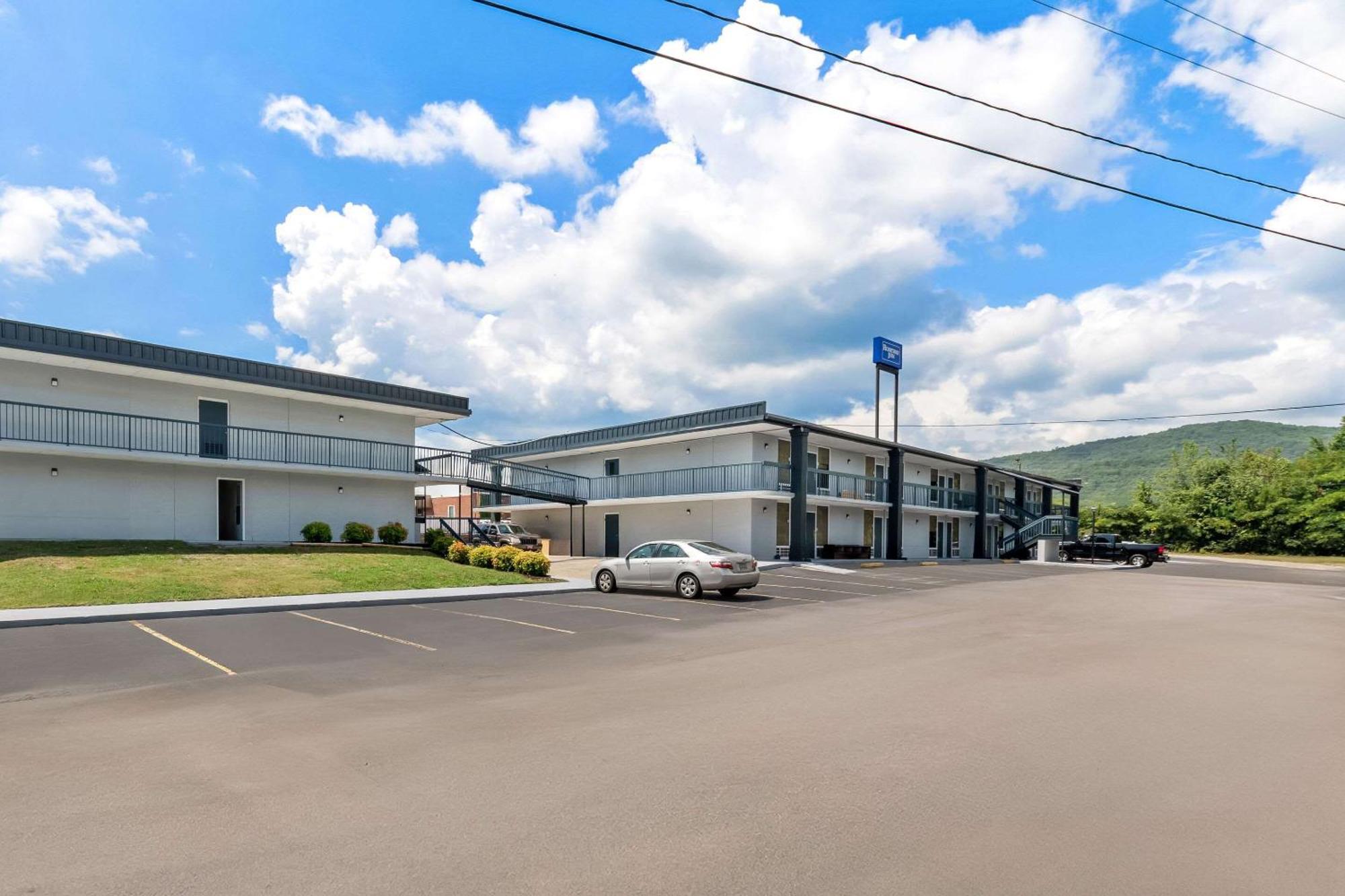 Americas Best Value Inn&Suites-Dalton, GA - I-75, Exit- 328 Extérieur photo